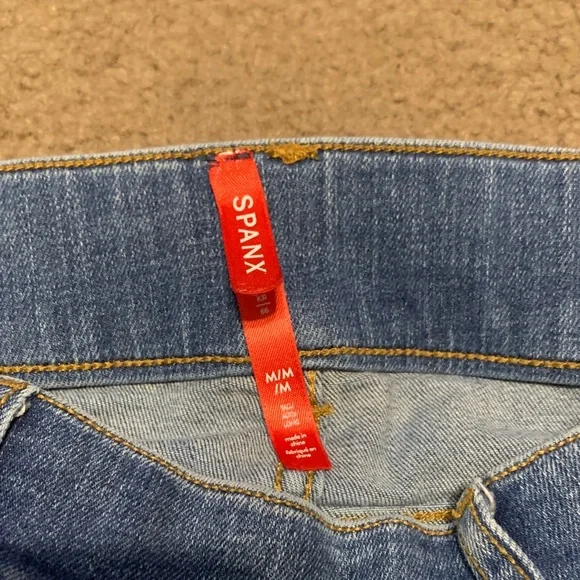 SPANX Women's Straight Leg Jeans in Light Blue Sz M - Picture 2 of 8